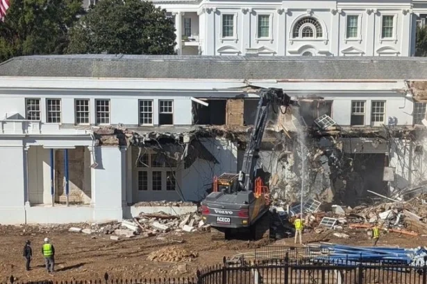 White House Demolition Begins Inside the Controversial East Wing Project Shaking Washington