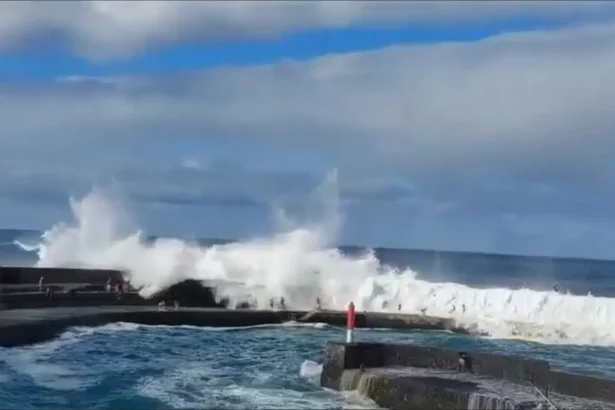 Red Alert' in Tenerife: Monster Waves Sweep Tourists Into Sea 1 tenerife tidal surge